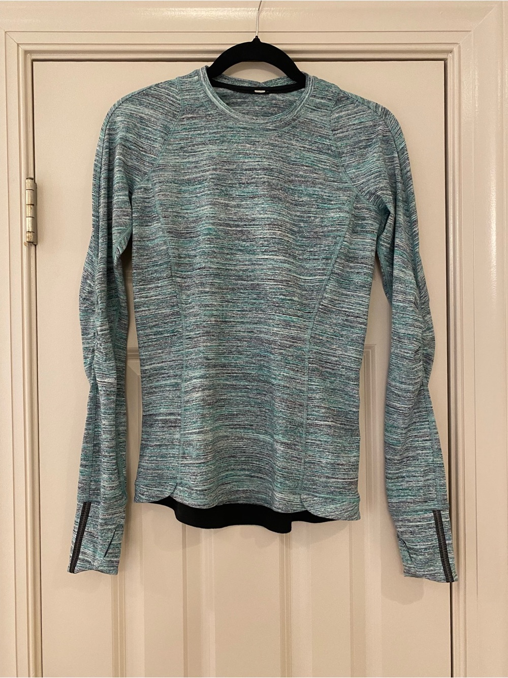 lululemon size 6 Runderful Long-Sleeve Athletic Performance Top